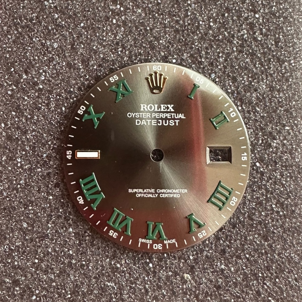 Rolex Datejust Dial with Green and Gold Details - Picture 3 of 6